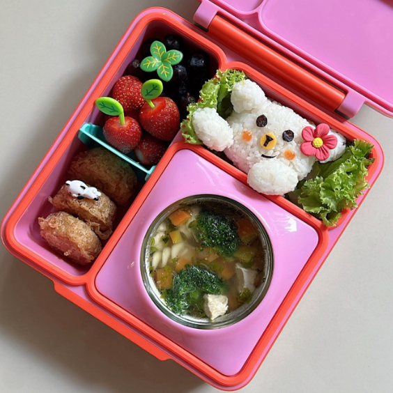 Lunch for my kids 🧀 #lunch #macncheese #chicken #fruit #treat #bento, omie lunchbox